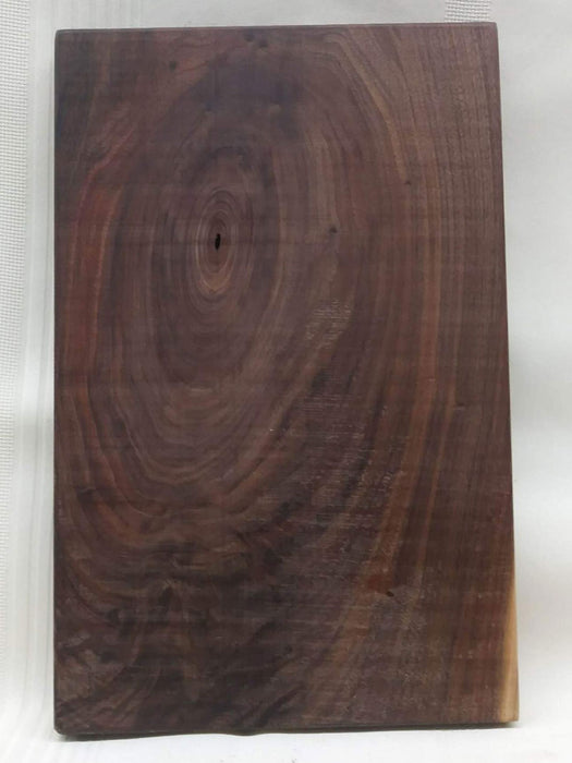 Walnut cutting board with 4 finished sides - H090210