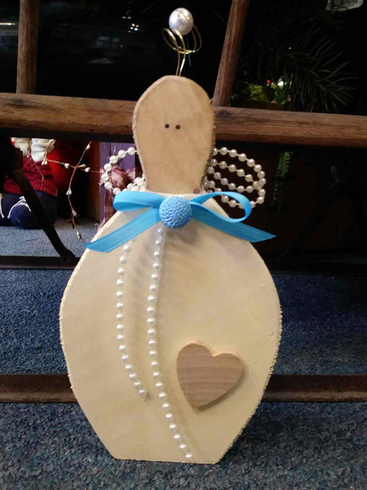 Medium Wooden Angel with antique button - A061901