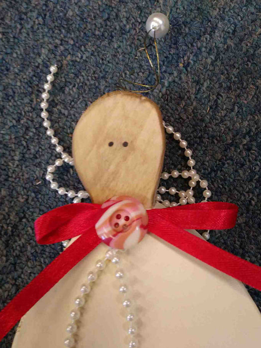 Medium Wooden Angel with antique button - A061903